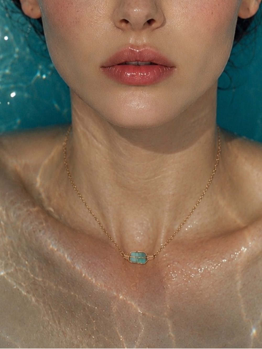 Morralla Emerald Dainty Short Necklace